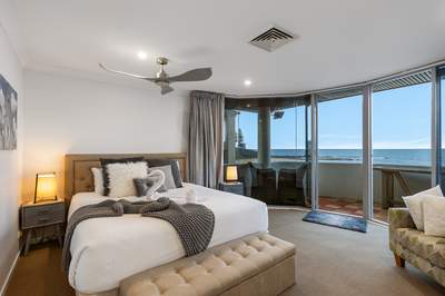 Master Suite - king bed with private ensuite and ocean views